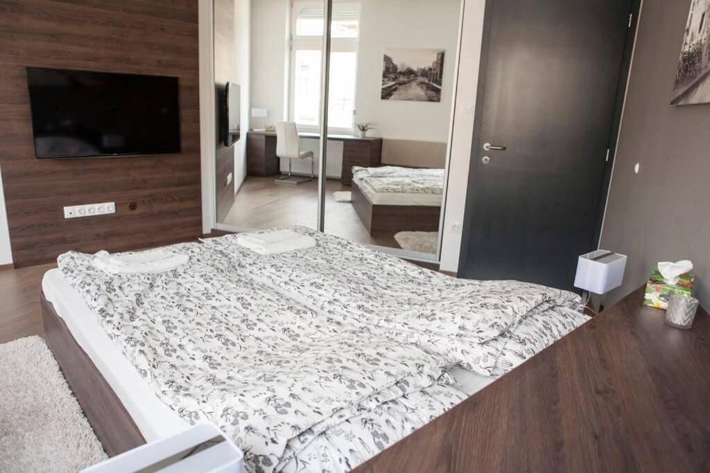 Apartment Downtown Ulloi 3 Boedapest Buitenkant foto